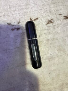 Travel perfume bottle